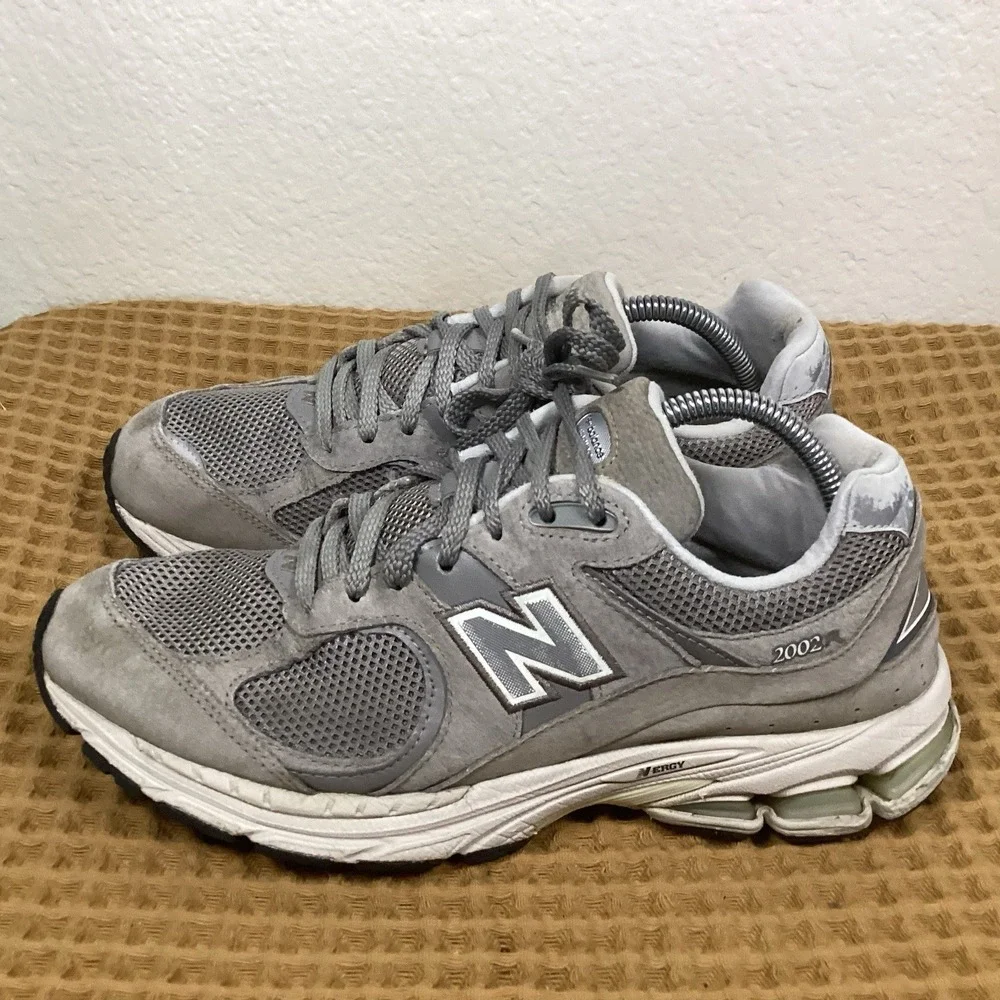 New Balance 2002R Mens Sz 9.5 Marblehead Grey Suede Running Shoes ML2002RC